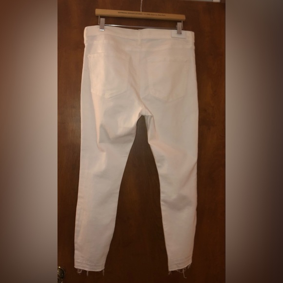 Express destructed cropped stretch jeans size 10 NWOT - Picture 8 of 13